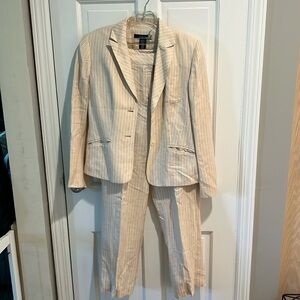 Jones Wear Linen Pant Suit